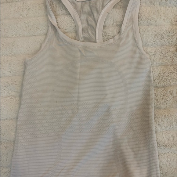 White lululemon swiftly tec tank - Picture 1 of 2